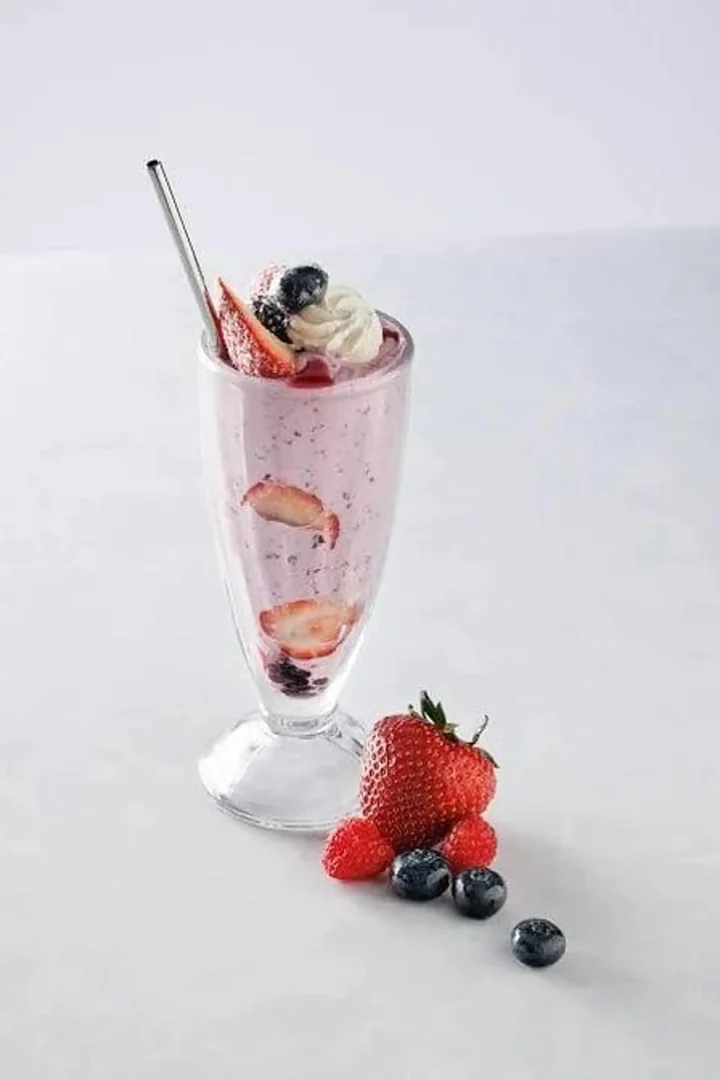 Blooming Berry Milkshake